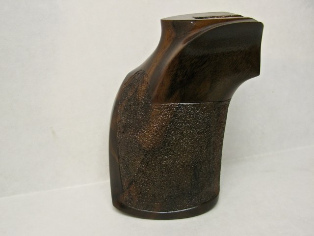 grip-finished-for-tube-gun-img_2211